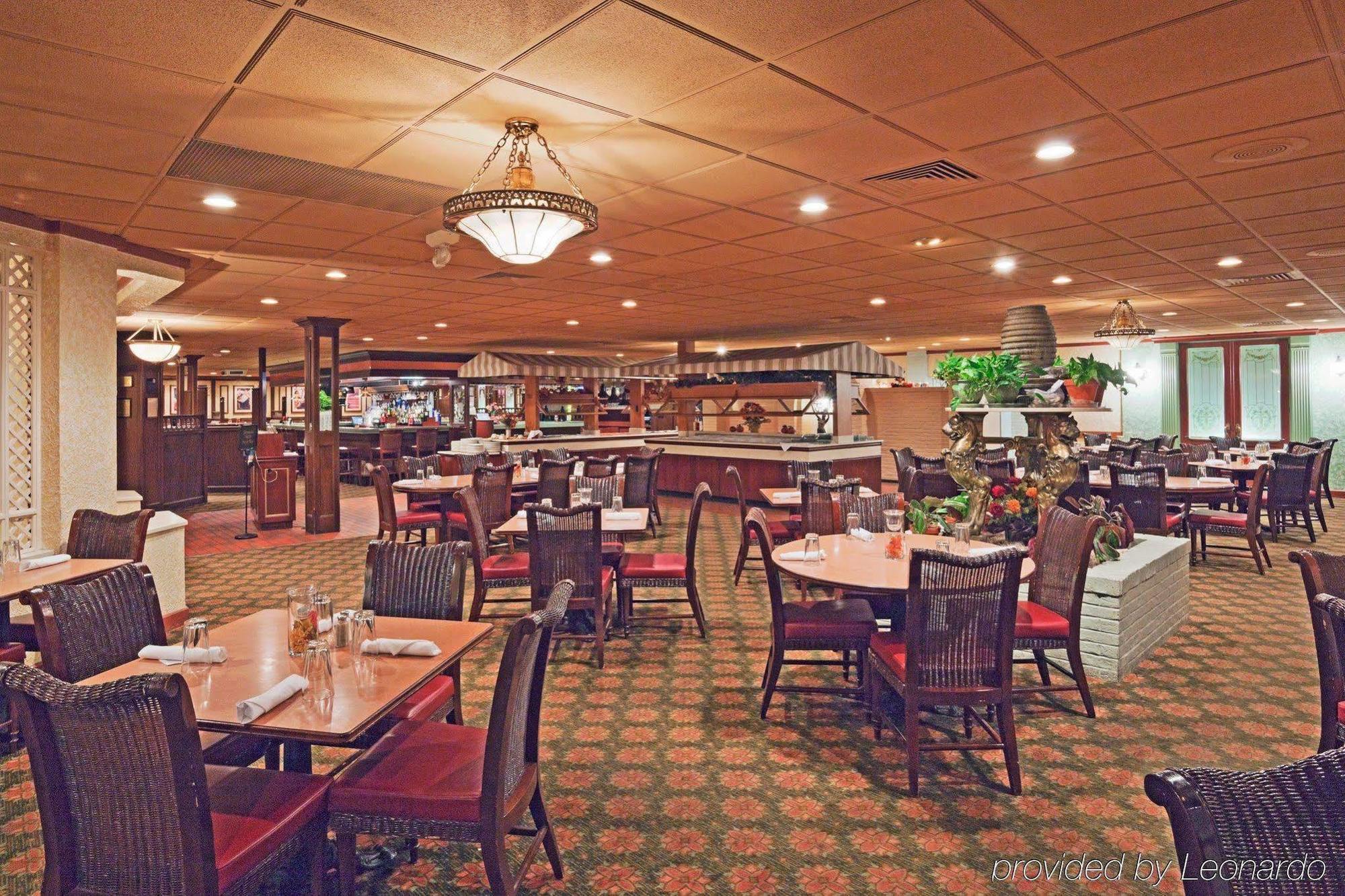 Holiday Inn Perrysburg French Quarter 餐厅 照片